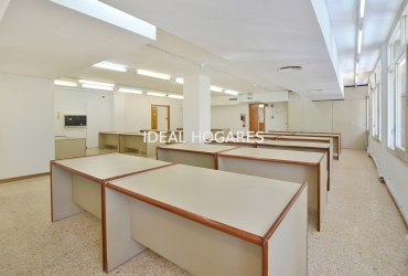 Local comercial-Local comercial-OFICINA 440 m² en C/Llorens i Barba (cas 10