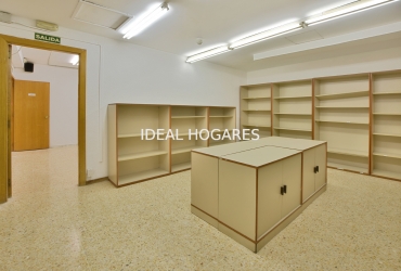 Local comercial-Local comercial-OFICINA 440 m² en C/Llorens i Barba (cas 22