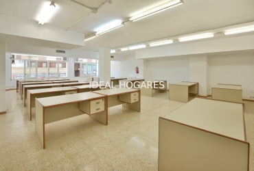 Local comercial-Local comercial-OFICINA 440 m² en C/Llorens i Barba (cas 40