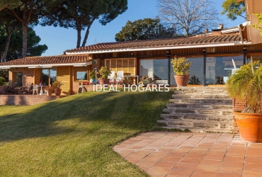 Vivienda-Casa-Villa con jardín y piscina en Sant Andre 2