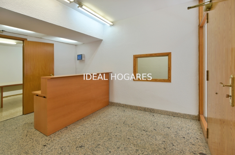 Local comercial-Local comercial-OFICINA 440 m² en C/Llorens i Barba (cas 4