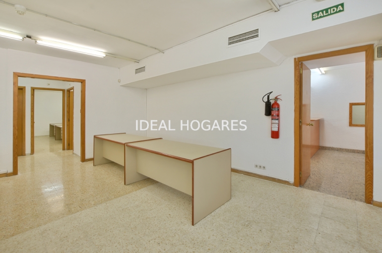 Local comercial-Local comercial-OFICINA 440 m² en C/Llorens i Barba (cas 5