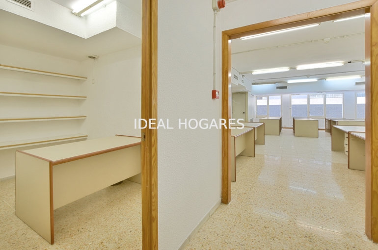 Local comercial-Local comercial-OFICINA 440 m² en C/Llorens i Barba (cas 6