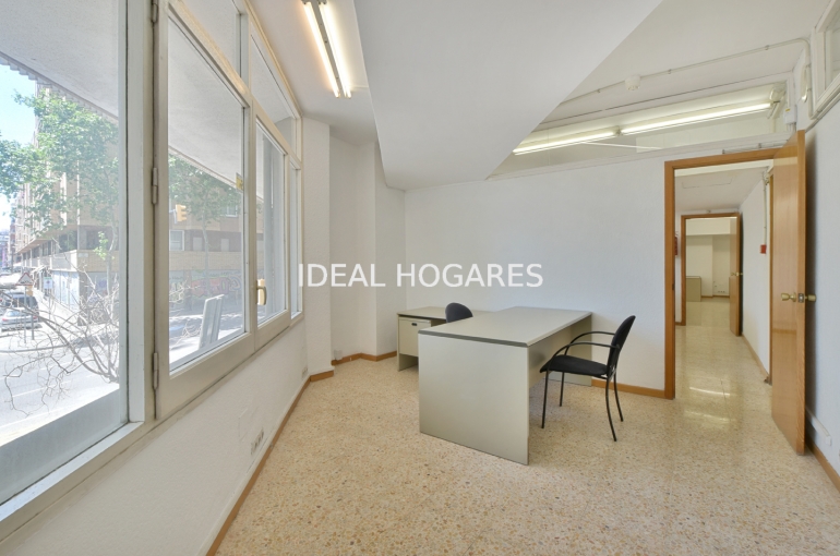 Local comercial-Local comercial-OFICINA 440 m² en C/Llorens i Barba (cas 12