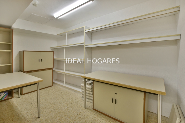 Local comercial-Local comercial-OFICINA 440 m² en C/Llorens i Barba (cas 21