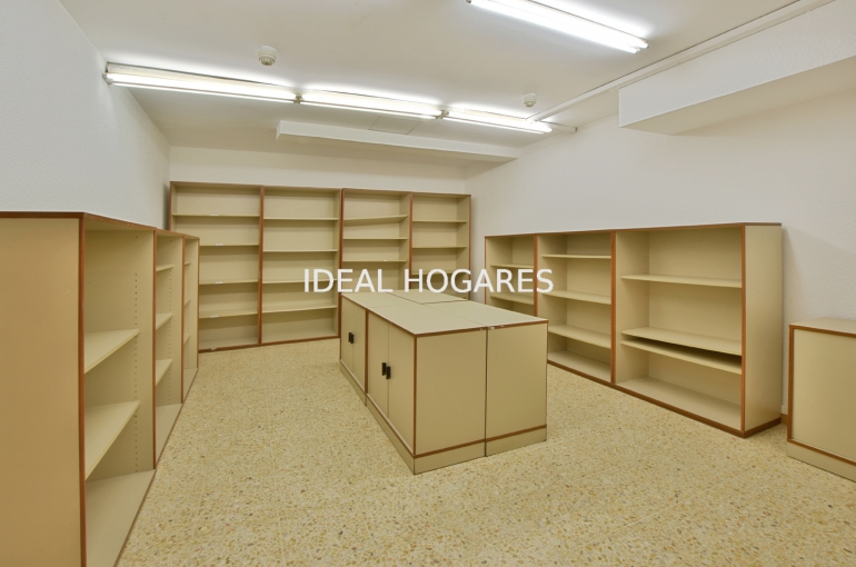 Local comercial-Local comercial-OFICINA 440 m² en C/Llorens i Barba (cas 23