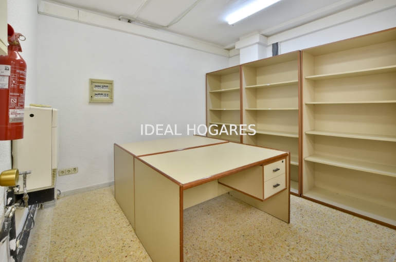 Local comercial-Local comercial-OFICINA 440 m² en C/Llorens i Barba (cas 24