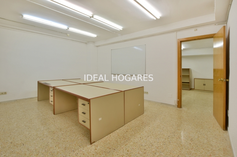 Local comercial-Local comercial-OFICINA 440 m² en C/Llorens i Barba (cas 26