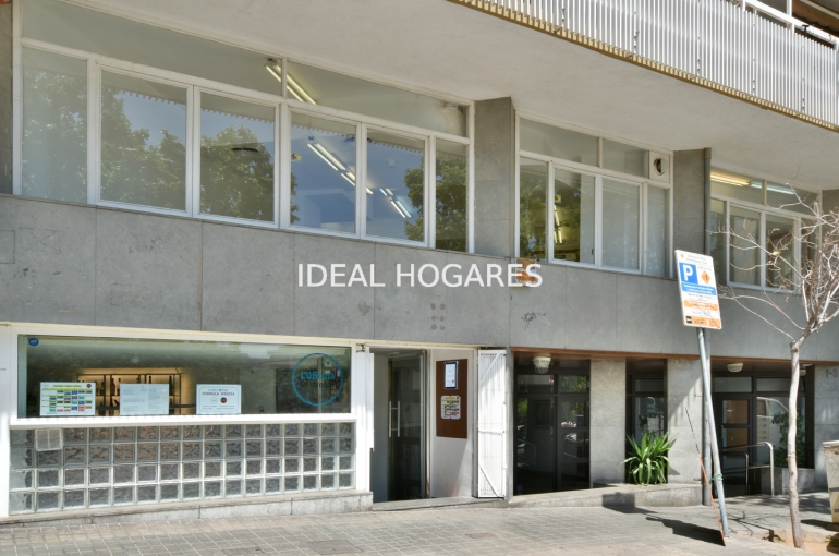 Local comercial-Local comercial-OFICINA 440 m² en C/Llorens i Barba (cas 34