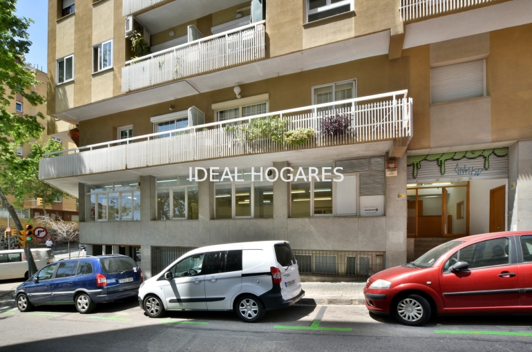 Local comercial-Local comercial-OFICINA 440 m² en C/Llorens i Barba (cas 36