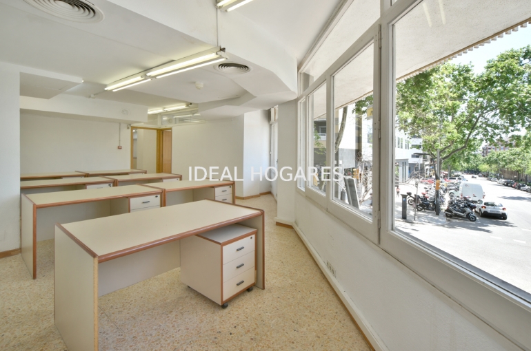 Local comercial-Local comercial-OFICINA 440 m² en C/Llorens i Barba (cas 39