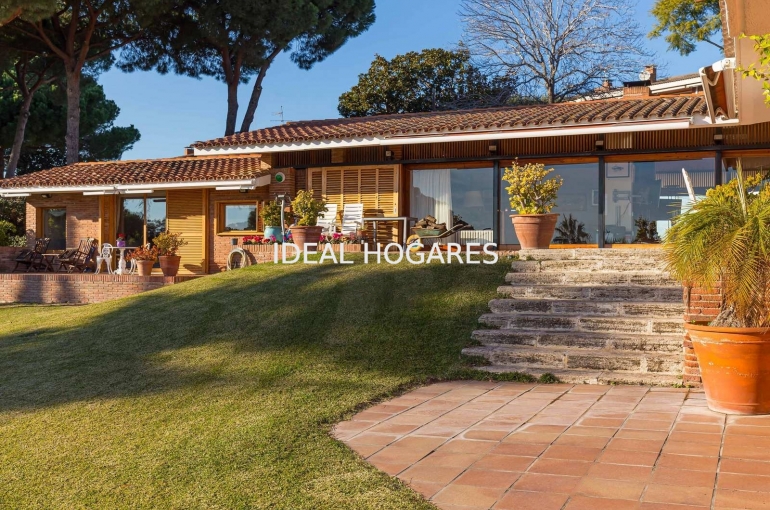 Vivienda-Casa-Villa con jardín y piscina en Sant Andre 2