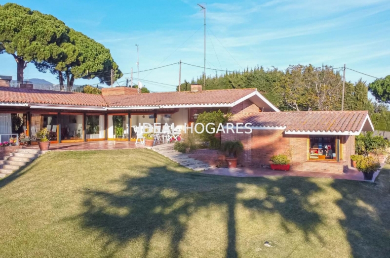 Vivienda-Casa-Villa con jardín y piscina en Sant Andre 31