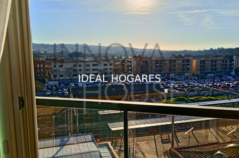 Vivienda-Piso-Luminoso piso con terraza y parking en E 34